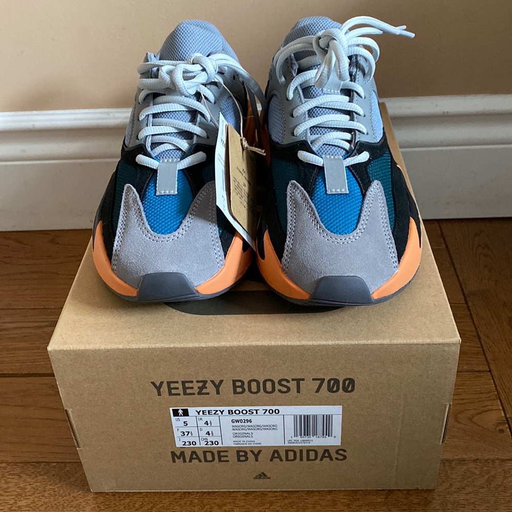 Authentic Yeezy Boost 700 - Wash Orange - Deadstock